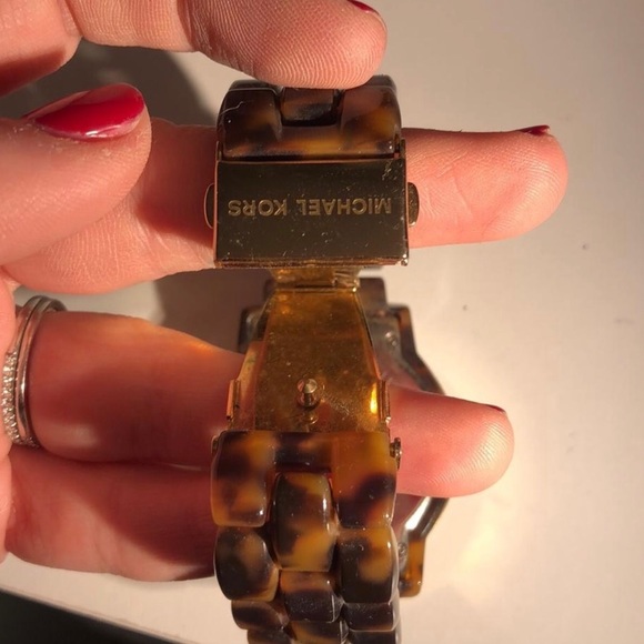 Michael Kors Gold & Tortoiseshell Watch (working) - Picture 5 of 8